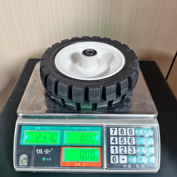 Цельнолитое колесо с квадратным протектором 10×3.5