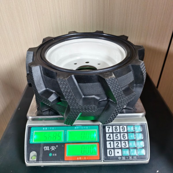 Цельнолитое колесо с ёлочным протектором 14×600-9