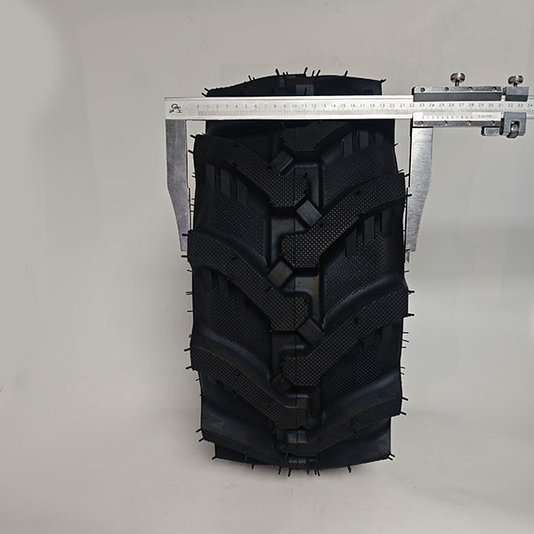 Шина с камерой и ёлочным протектором 22×9.00-10