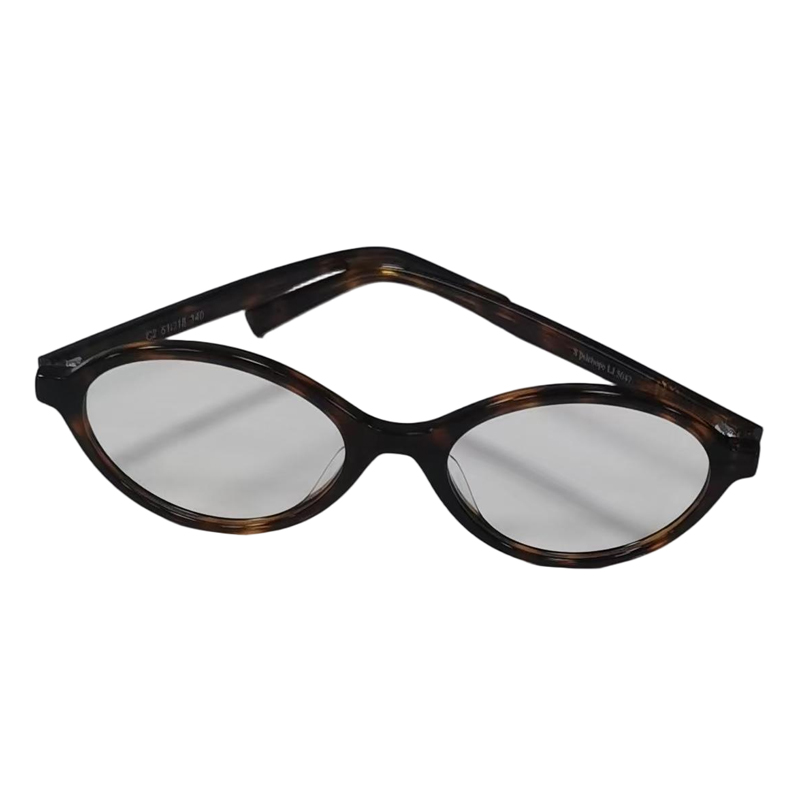 Очки с овальной оправой в ретро-стиле