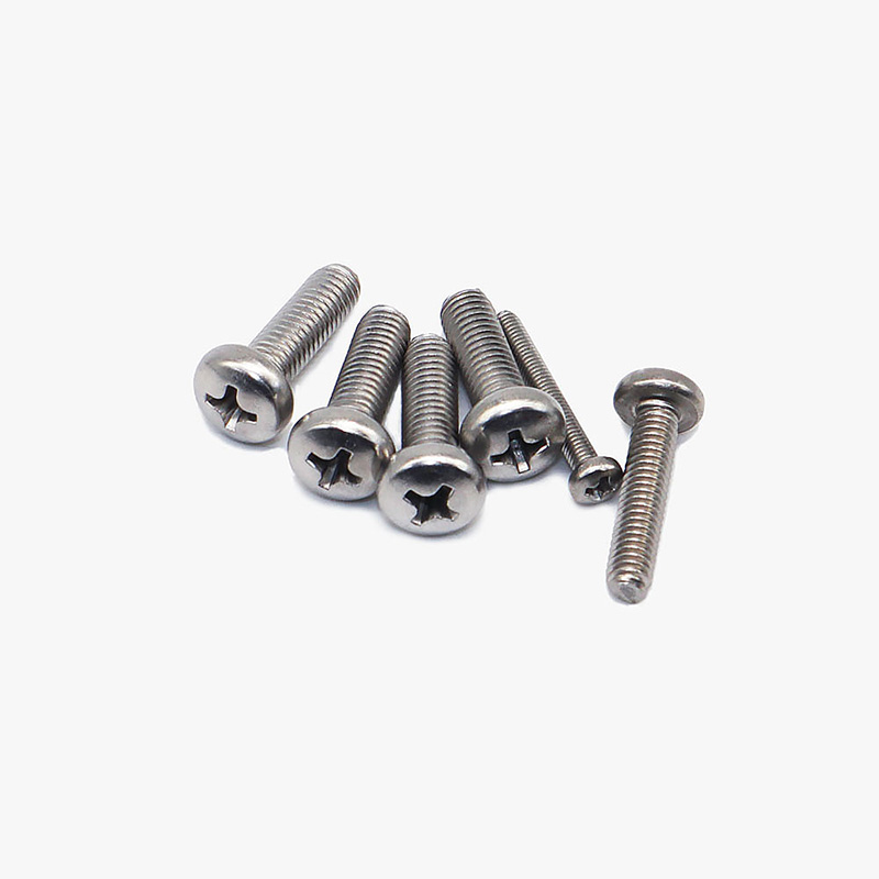 Винт с полукруглой головкой и крестообразным шлицем