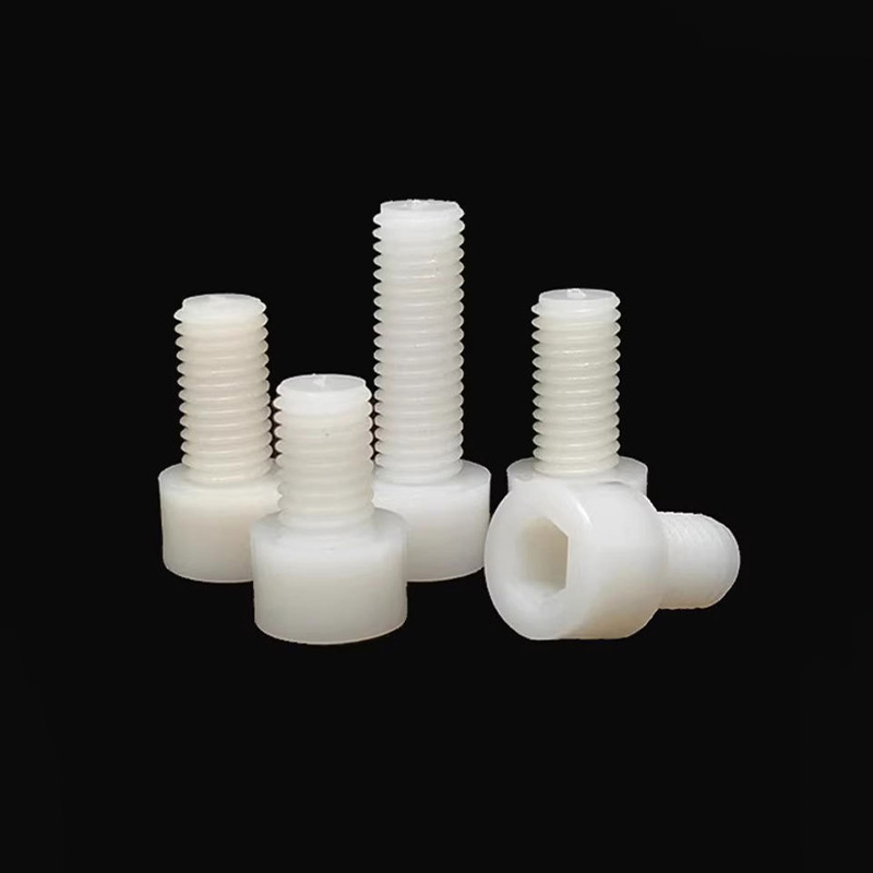 Винт пластиковый с цилиндрической головкой и внутренним шестигранником