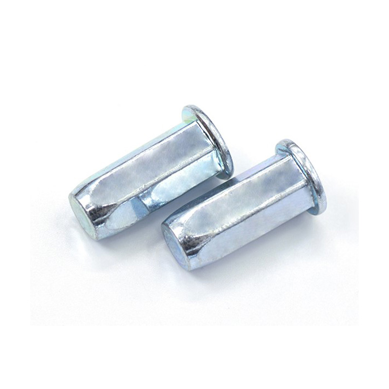 Заклёпочная гайка с плоской головкой, шестигранным корпусом и закрытым концом