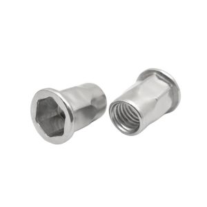 Винт с полукруглой шестигранной головкой DIN912
