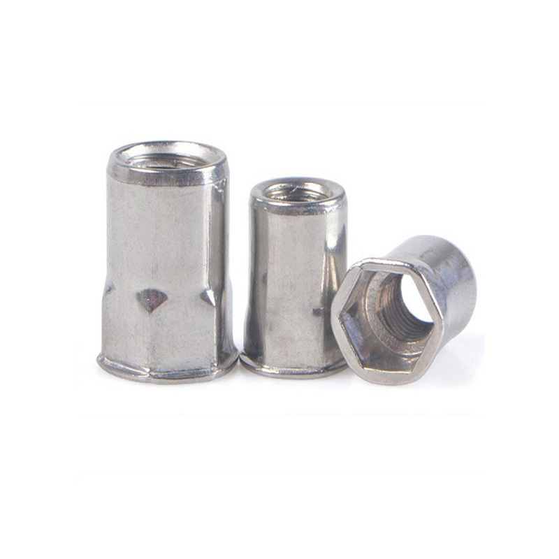 Заклёпочные гайки с уменьшенной потайной головкой и внутренним и наружным полушестигранником