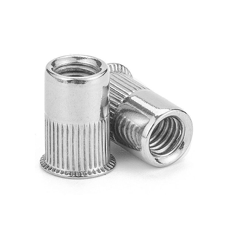 Заклёпочная гайка с уменьшенной потайной головкой и насечкой на корпусе