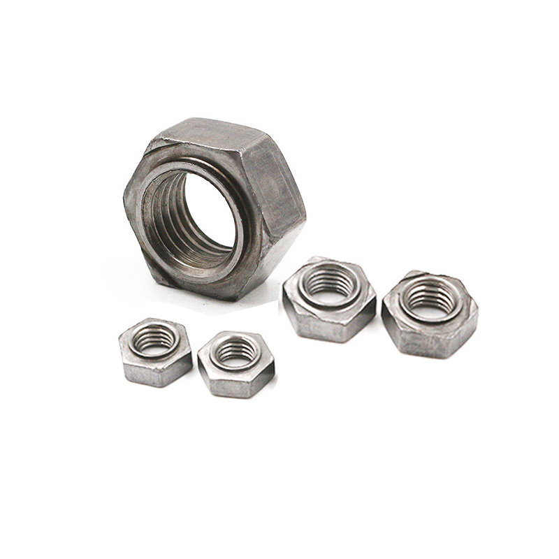 Приварная гайка