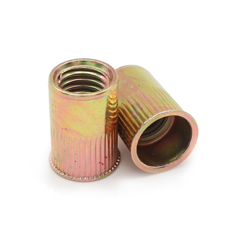 Заклепочная гайка с мелкой головкой и продольными насечками