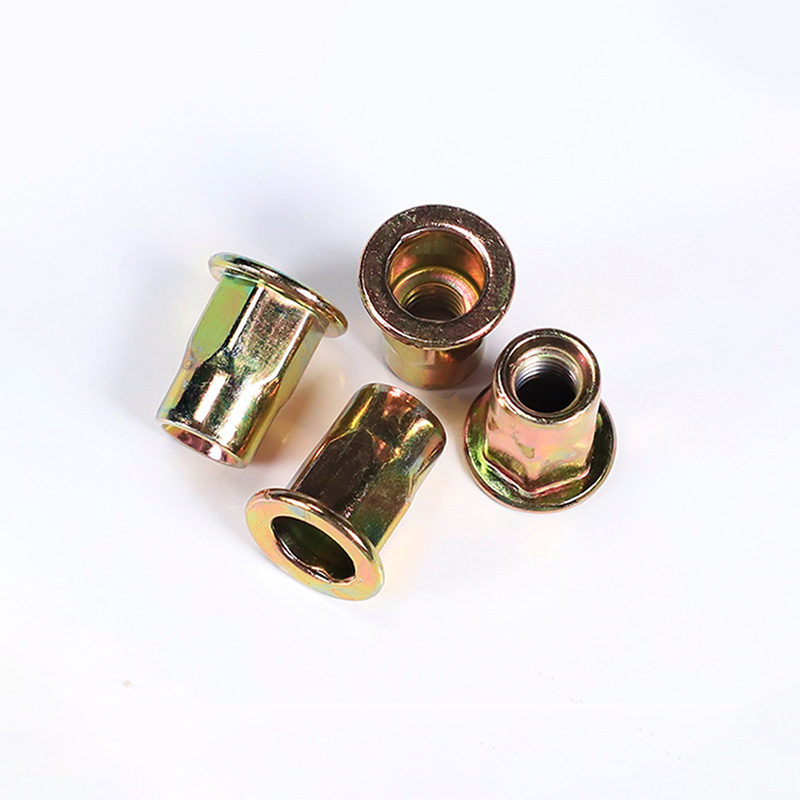 Заклепочная гайка с плоской головкой и полушестигранником