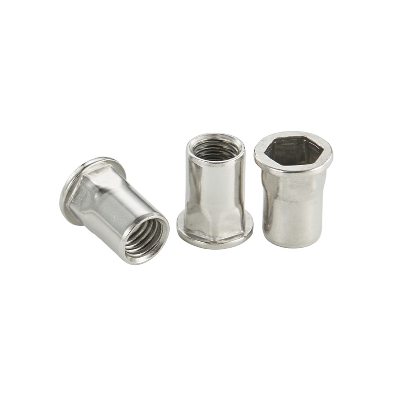 Заклепочная гайка с плоской головкой и полушестигранником