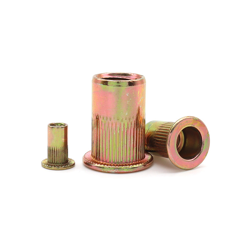 Заклепочная гайка с плоской головкой и продольными насечками