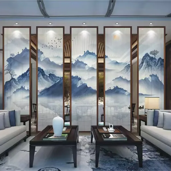 Многослойное стекло с армированной сеткой и пейзажным рисунком