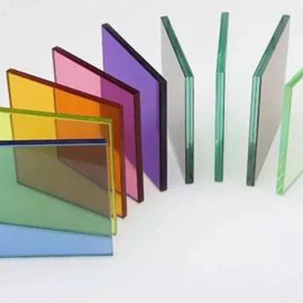 Многослойное стекло с цветной пленкой