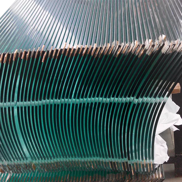 Гнутое закаленное стекло