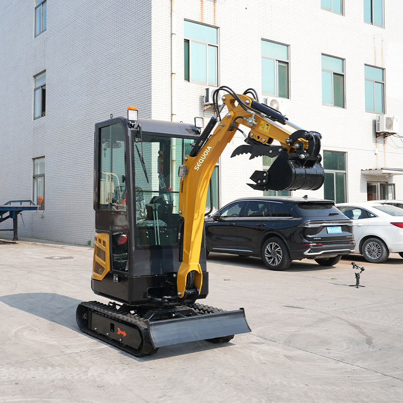 HSE-18 (мини-экскаватор массой 1,8 т с двигателем Kubota D722 · сверхвысокое усилие копания 18 кН)
