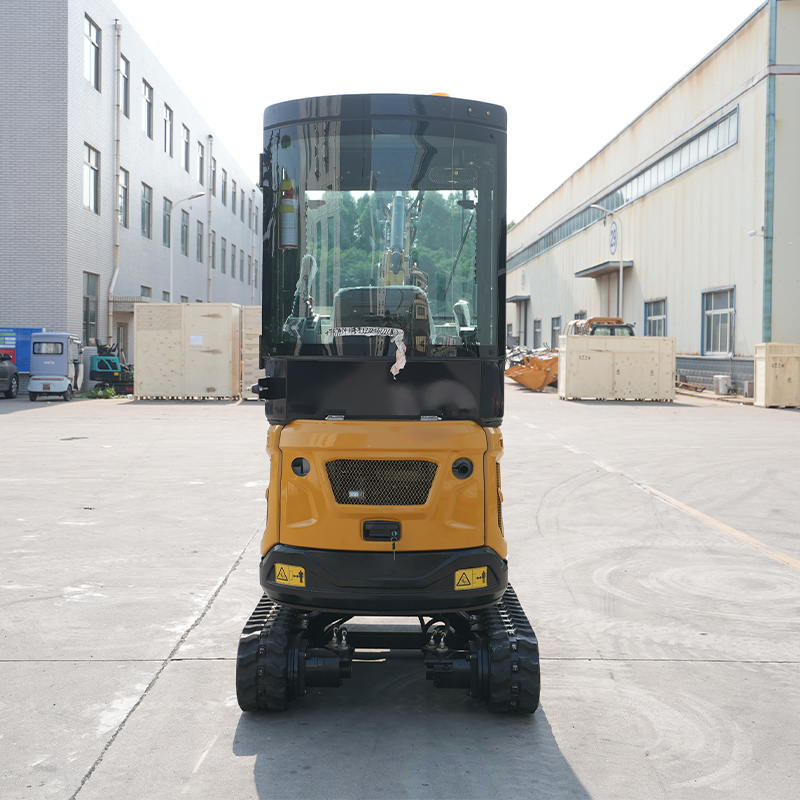 HSE-18 (мини-экскаватор массой 1,8 т с двигателем Kubota D722 · сверхвысокое усилие копания 18 кН)