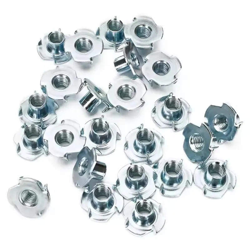 Гайка четырехлапая