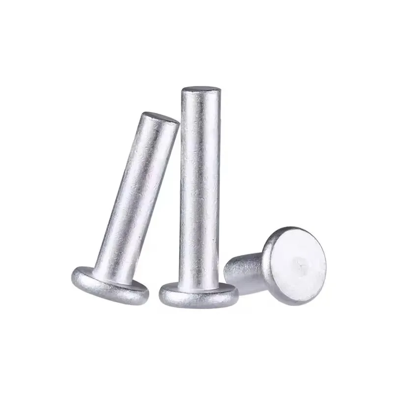 Заклепка с плоской головкой