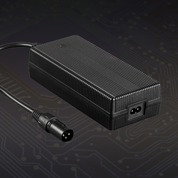 Зарядное устройство для литий-ионных батарей: интеллектуальная точность, обеспечивающая разнообразные сценарии использования в качестве энергетического центра