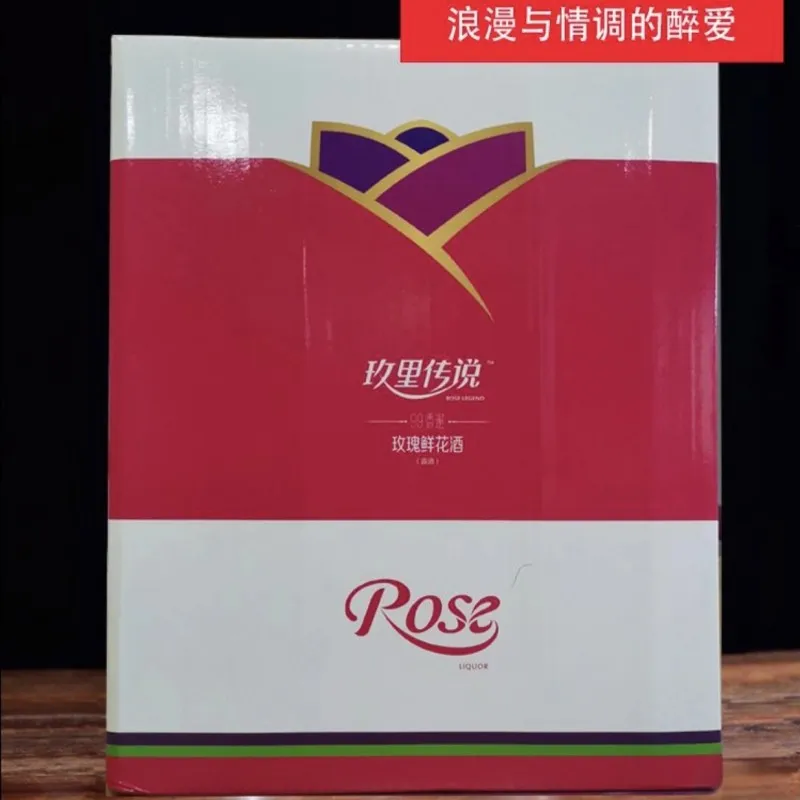 Ликер из свежих розовых цветов