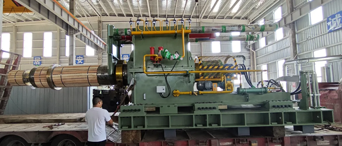 Рисунок 1: Разматывающий редуктор проекта Qingtuo 3-4# собран в цехе и готов к погрузке и отгрузке.