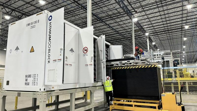 Изображение: Линия по производству аккумуляторных батарей для хранения энергии – Новые требования к точности передачи данных со стороны новой энергетической отрасли.