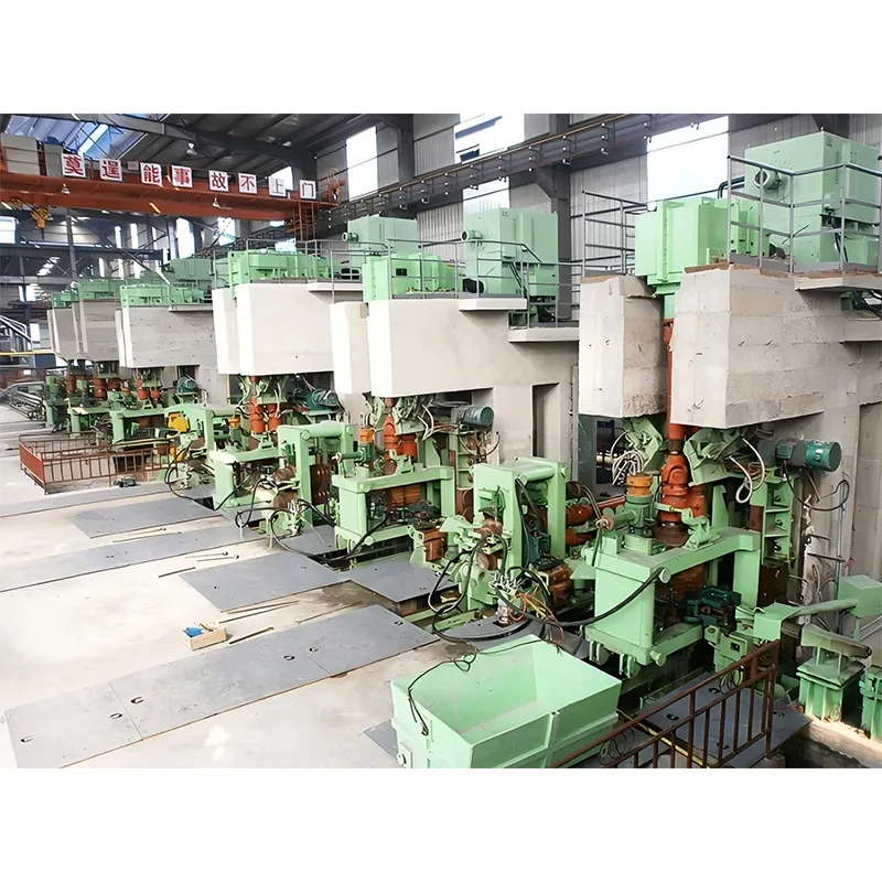 Закрытая прокатная клеть с цельнолитой станиной