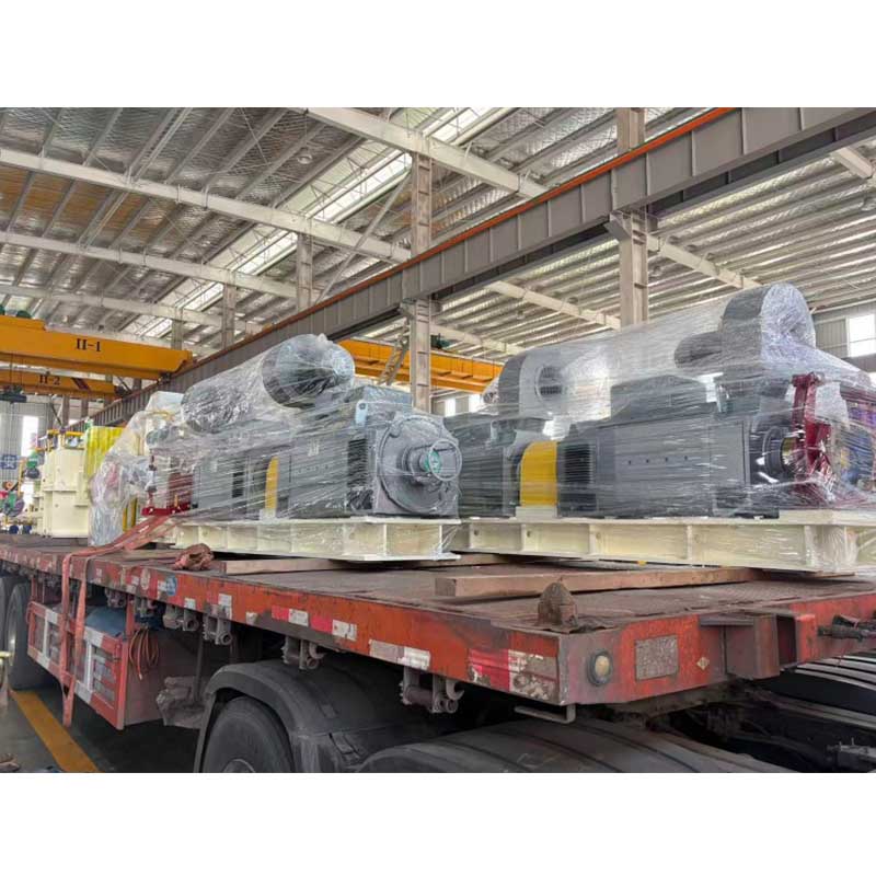Компания Anhui Haiyi Heavy Industry отгрузила лево- и правосторонние намоточные машины, а также главные редукторы клиенту в Сучжоу (провинция Цзянсу).