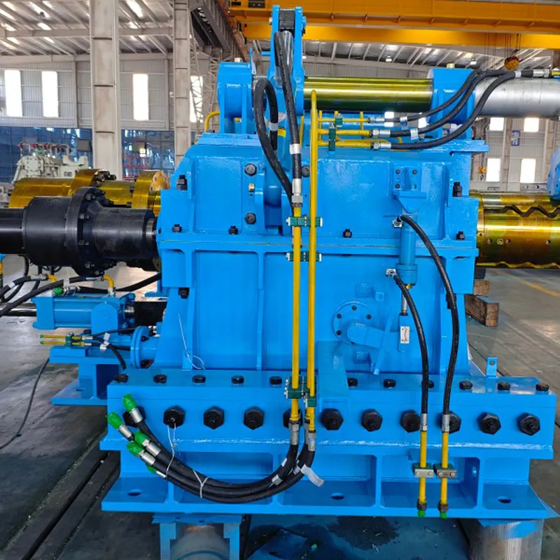 Холодный нереверсивный четырехвалковый стан для прокатки алюминиевой ленты шириной 1550 мм Хэнань Юнтун (1 разматыватель, 1 моталка, 1 главный редуктор)