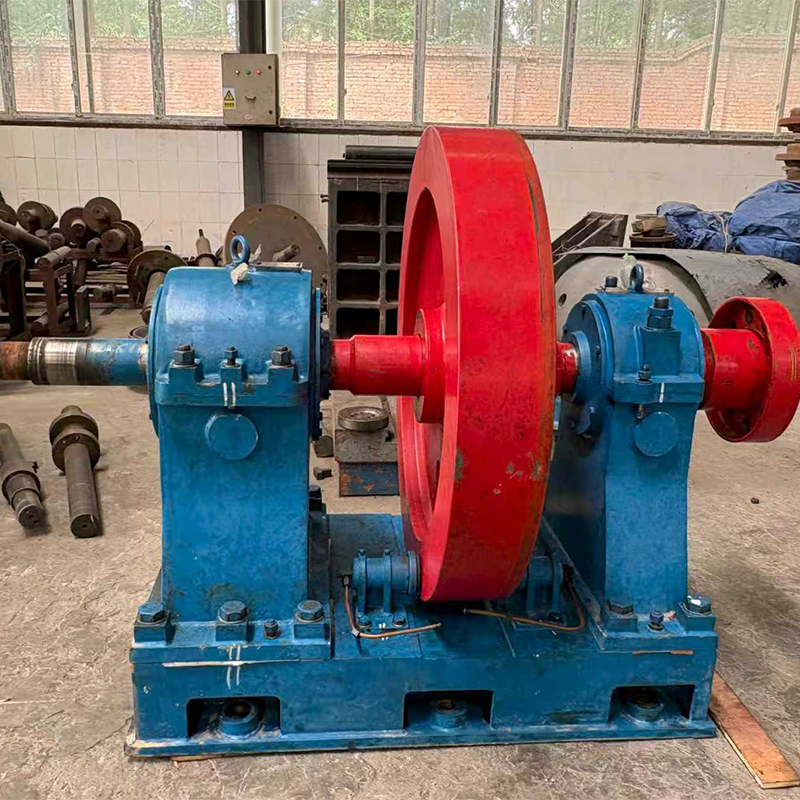 Монтаж подшипникового корпуса маховика гидротурбины