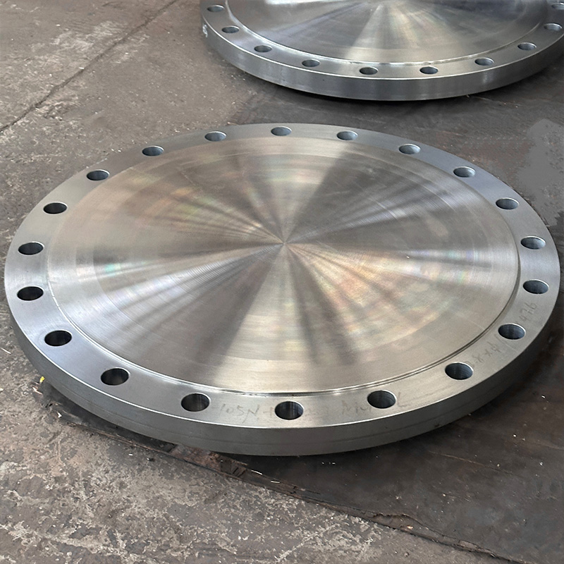 Заглушка фланцевая из углеродистой стали с наплавкой из нержавеющей стали, коррозионностойкий композитный материал для заглушки торцов трубопроводов