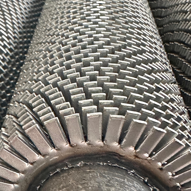 Оребренная труба с высокочастотной сваркой и надрезанными ребрами, усиленный теплообмен за счет надрезов, изготовление на заказ для промышленных теплообменников