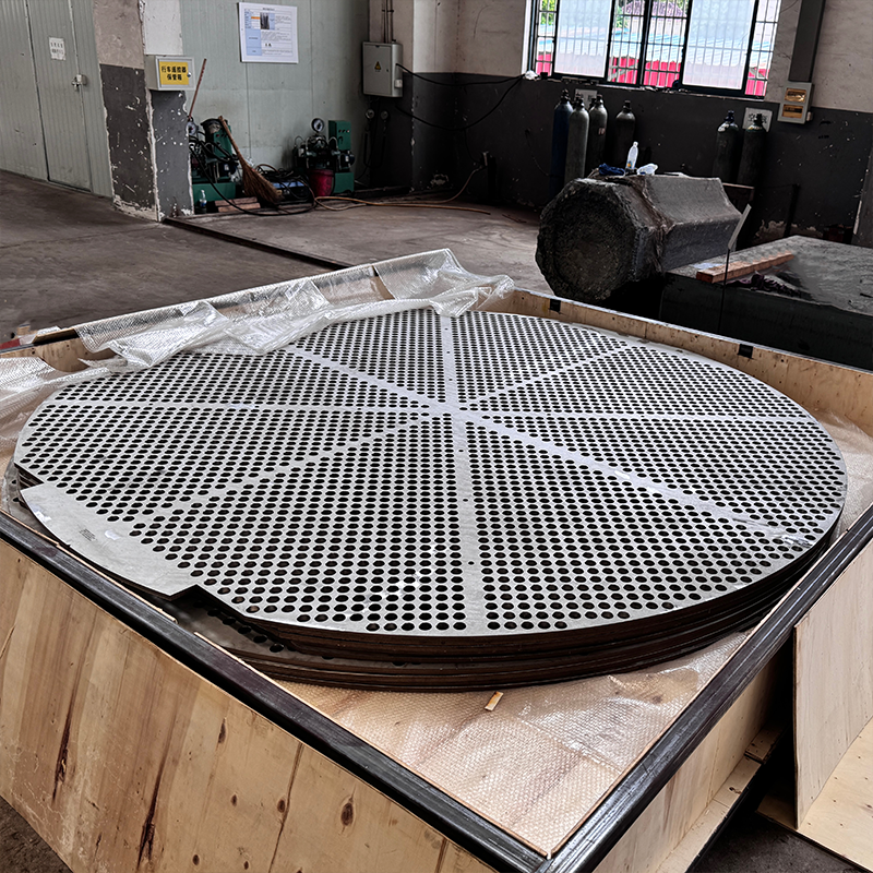 Перегородка из нержавеющей стали TP321, устойчивая к высоким температурам для теплообменников, прецизионное изготовление с множеством отверстий на заказ