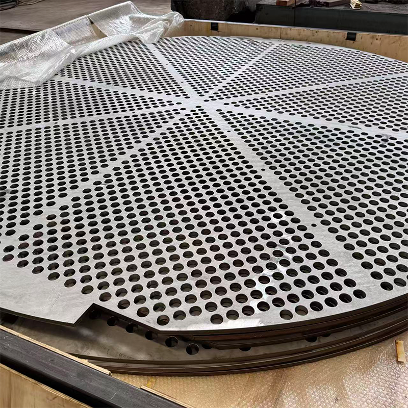 Перегородка из нержавеющей стали TP321, устойчивая к высоким температурам для теплообменников, прецизионное изготовление с множеством отверстий на заказ