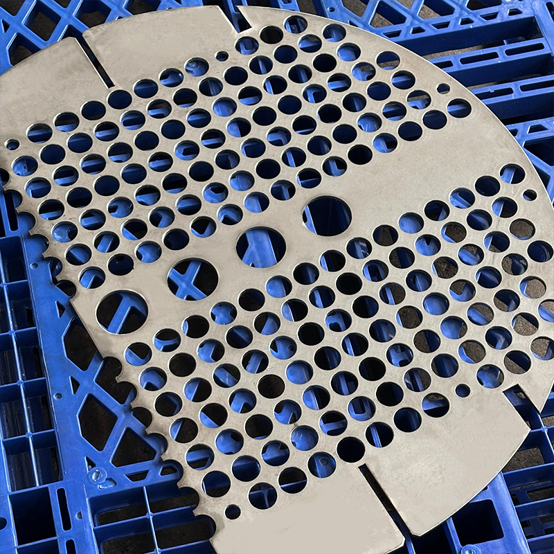 Перегородки для теплообменников из нержавеющей стали 304 / 316, прецизионная обработка с множеством отверстий, коррозионностойкие и термостойкие листовые изделия на заказ