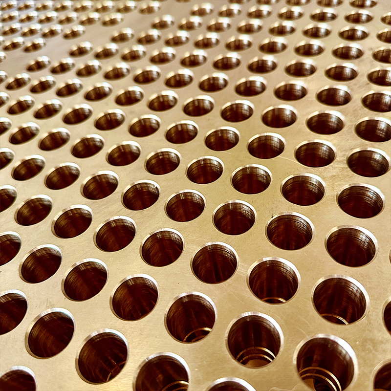 Трубная решетка из латуни ASME SB171 C46400, прецизионная обработка с множеством отверстий, коррозионностойкая трубная решетка из медного сплава для теплообменников
