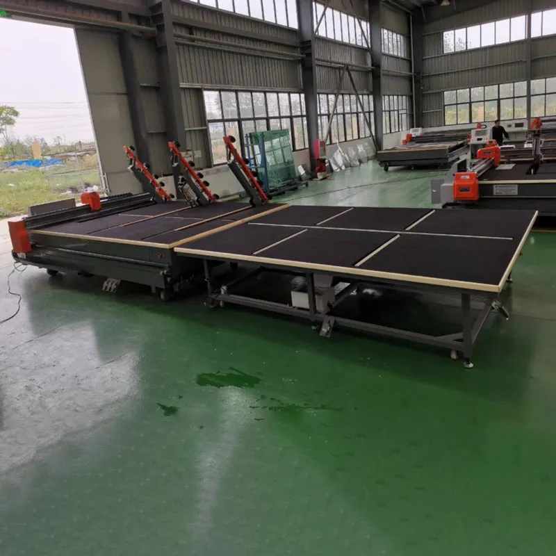 Производители стеклорезов обсуждают особенности полностью автоматических стеклорезов