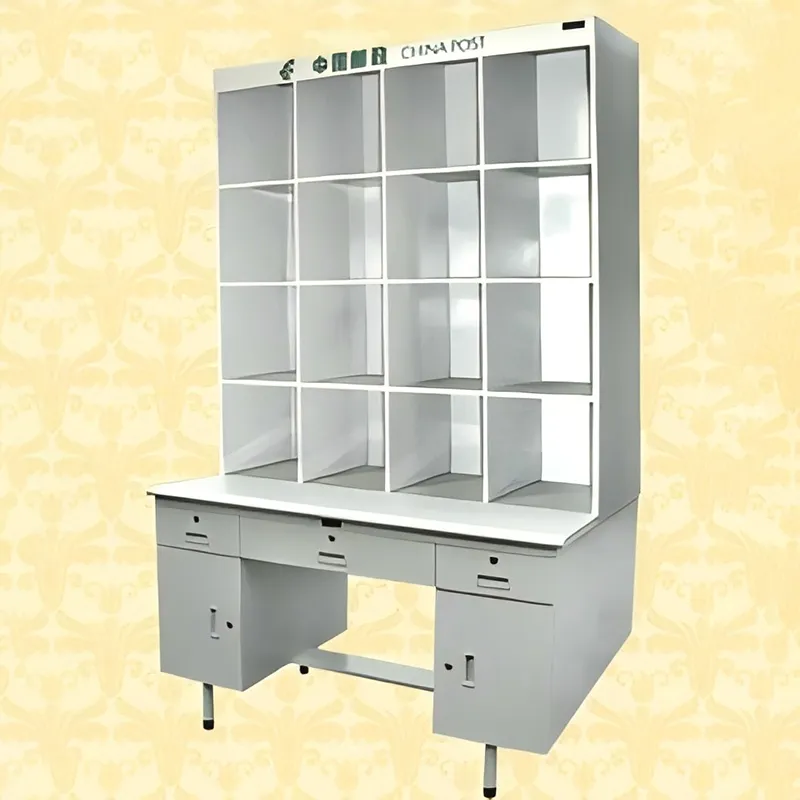 Рабочий стол с книжными полками и ящиками для хранения