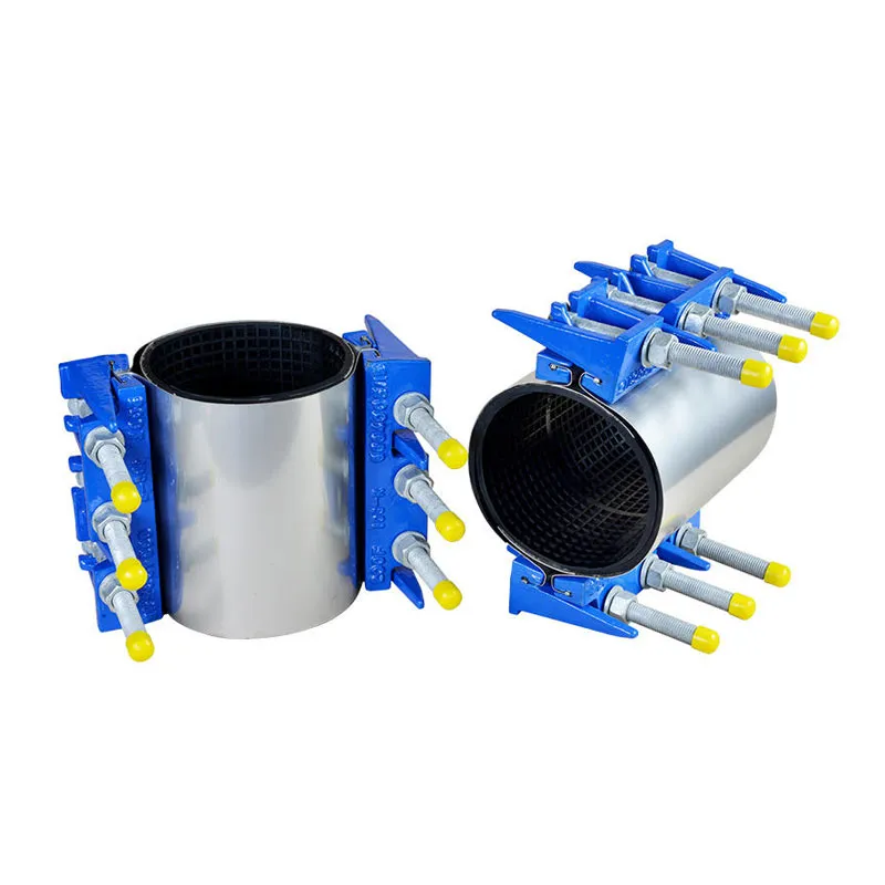 Чугунный ремонтный хомут с лапками