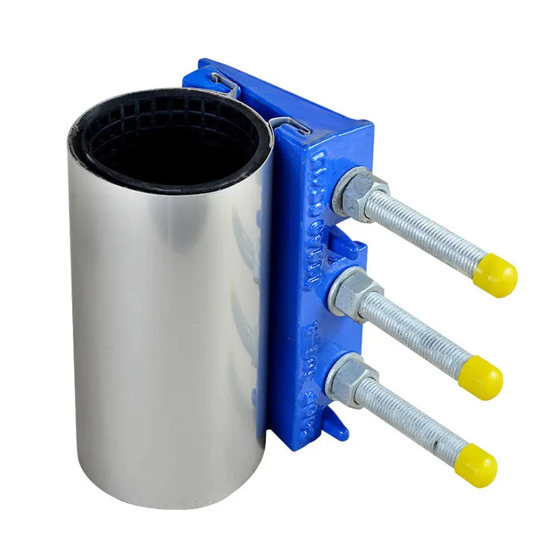 Чугунный ремонтный хомут с лапками