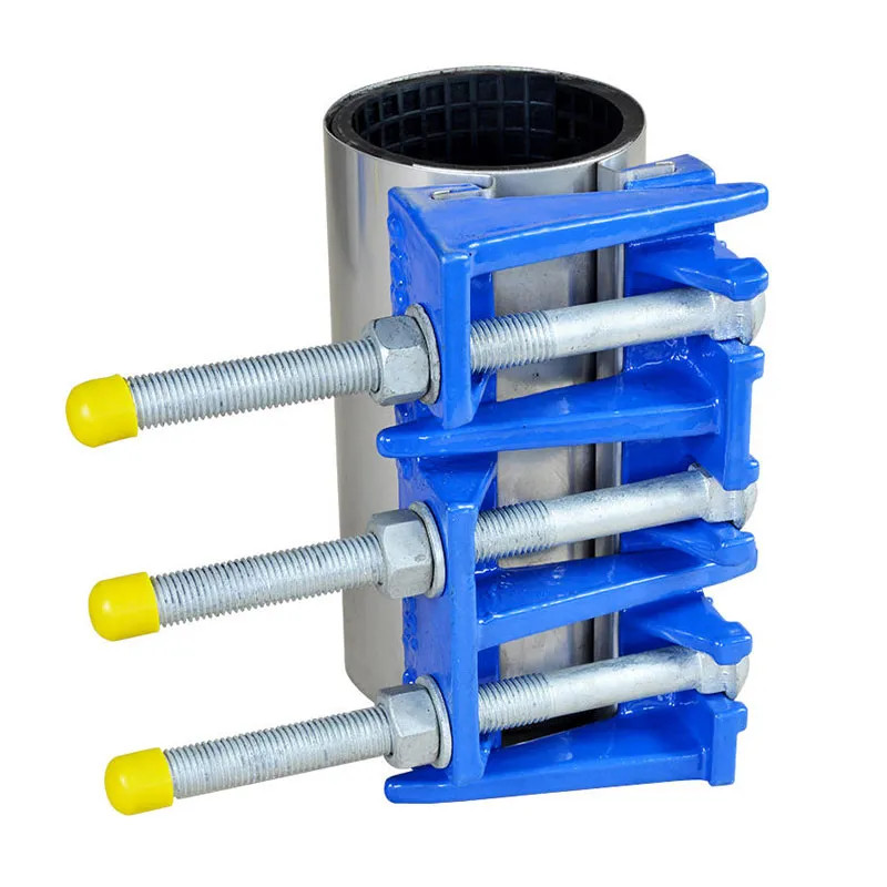 Чугунный ремонтный хомут с лапками