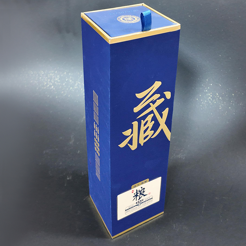 Подарочная коробка для алкогольных напитков