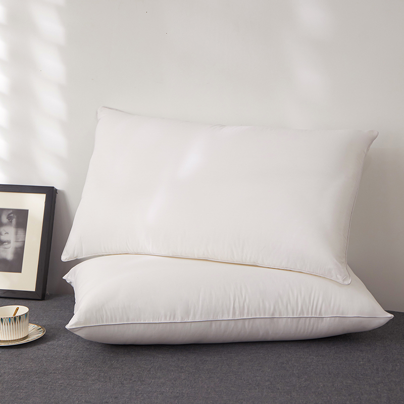 Подушка с наполнителем из лебяжьего пуха