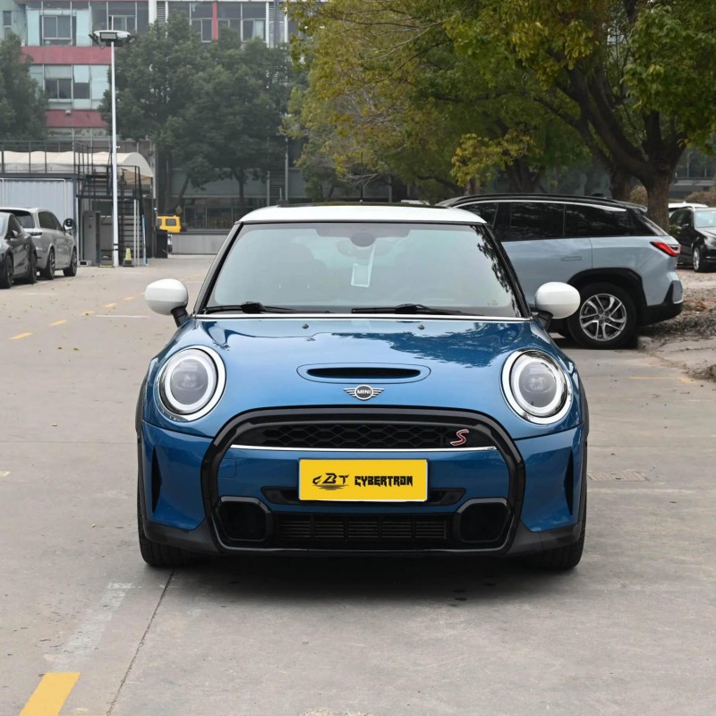 MINI COOPER S Artist 2.0T 2022 года: Классический британский «горячий хэтчбек», спортивный трехдверный, б/у, стильный автомобиль представляет яркий и динамичный выбор для ценителей уникального стиля и спортивного характера