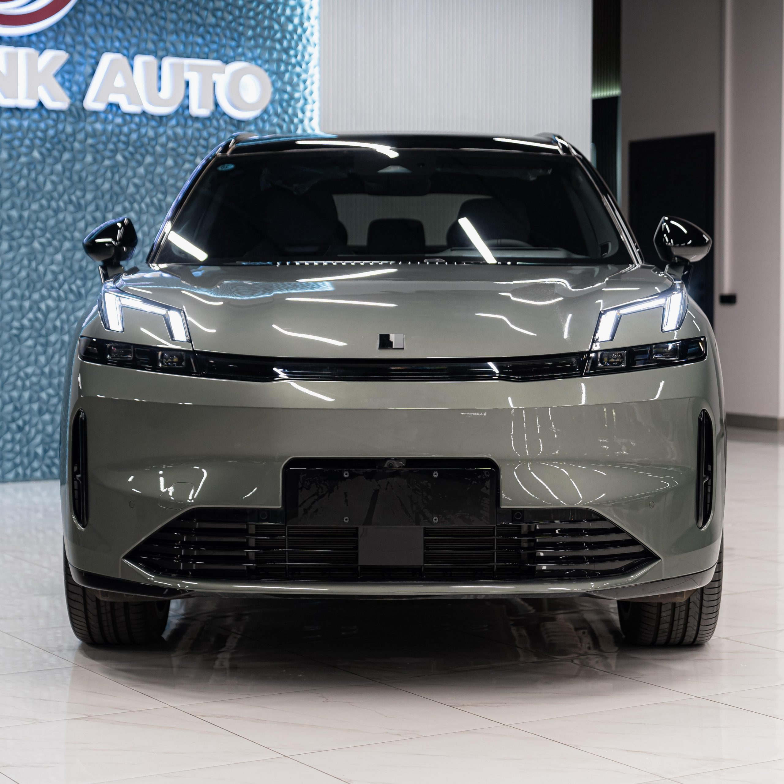 Lynk Co 08 PHEV – В наличии в России, подключаемый гибридный внедорожник, 381 л.с., премиальный дизайн, немедленная доставка.