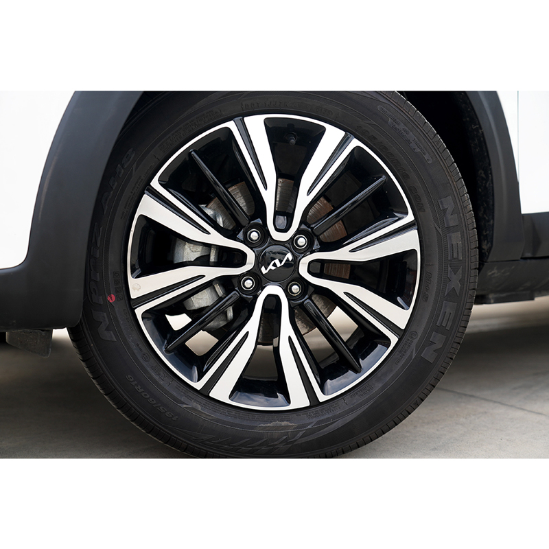 Поддержанный Kia KX1