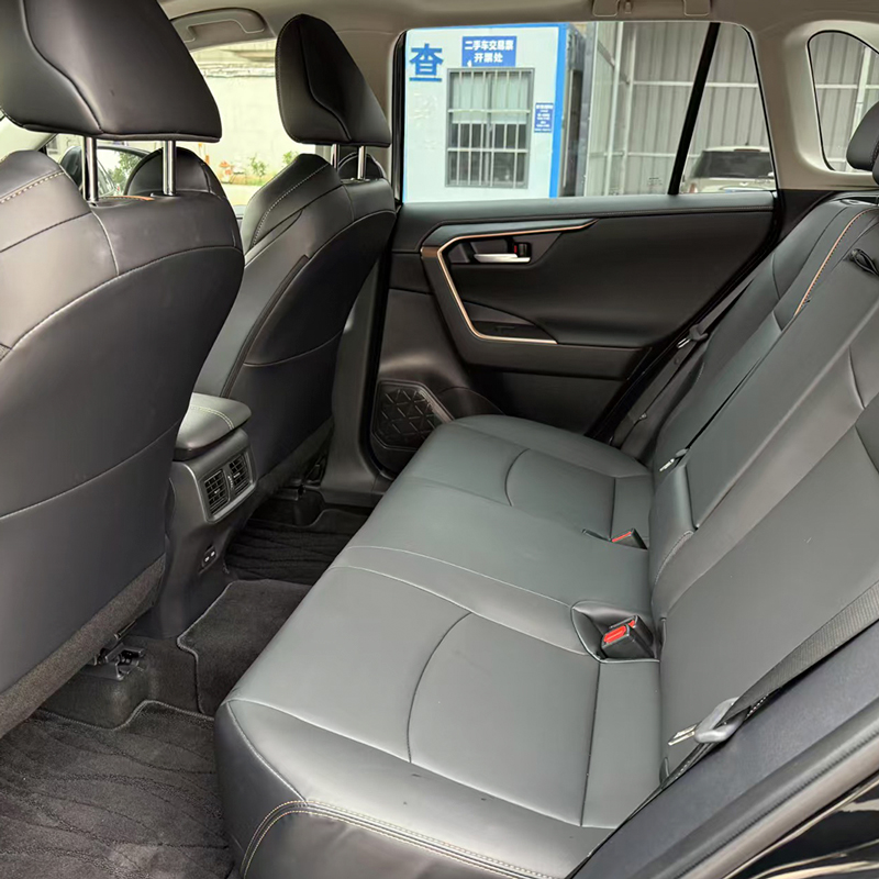 Поддержанный Toyota Wildlander 2024, 2.0L 2WD Urban