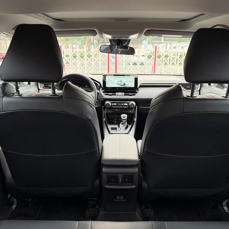 Поддержанный Toyota Wildlander 2024, 2.0L 2WD Urban