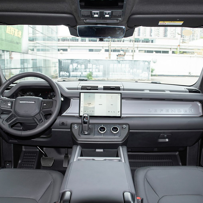 Поддержанный Land Rover Defender 110 2024, 3.0T P400 Black Edition