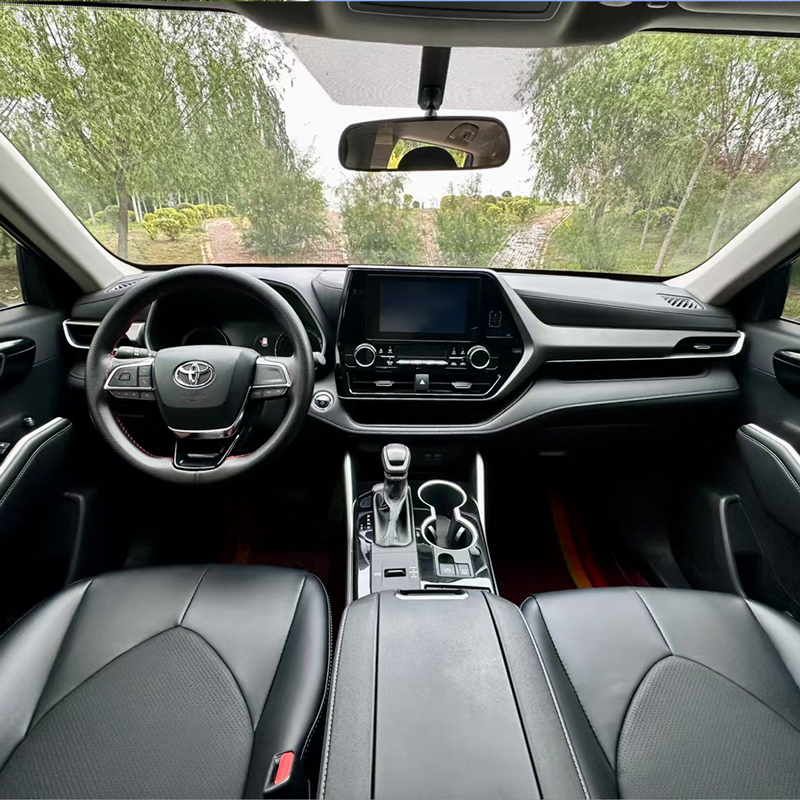 Поддержанный Toyota Highlander 2022, Hybrid 2.5L 4WD Luxury 7 мест